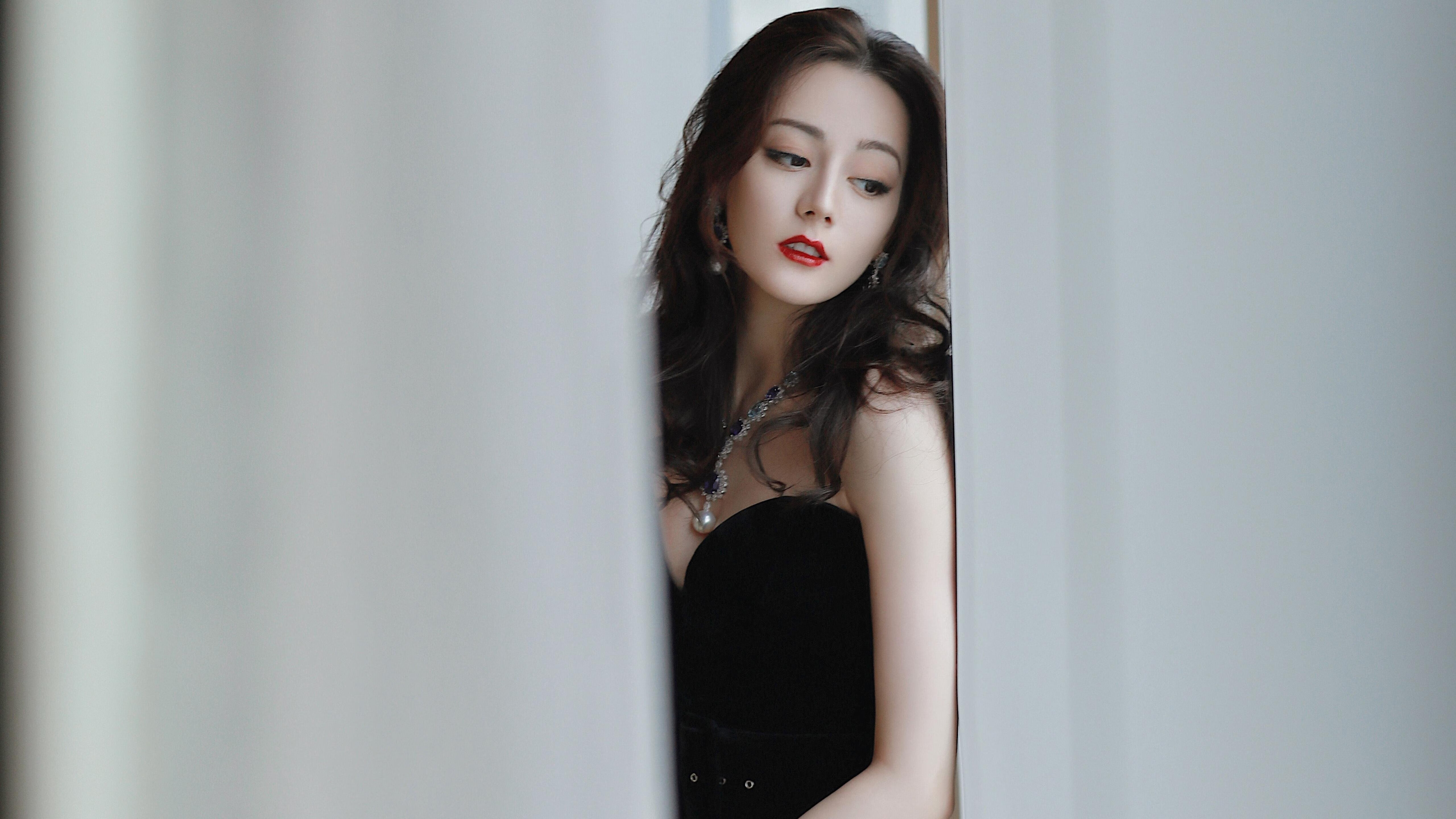 乐鱼电竞在线平台登录入口-200米自由泳选手配速合理稳定，200米自由泳泳姿