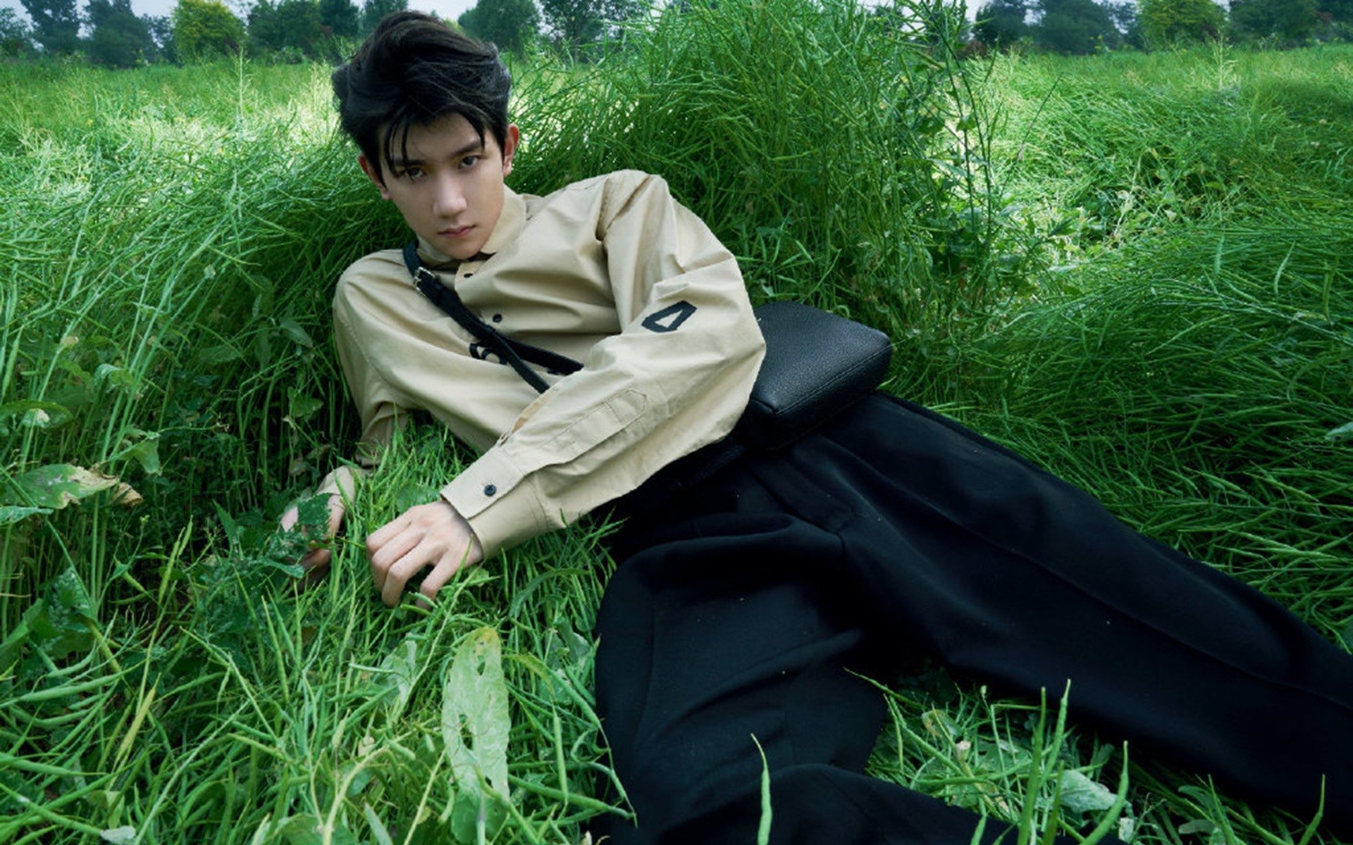 杨瀚森低位背打技术日趋成熟展现内线统治力，杨瀚森篮球