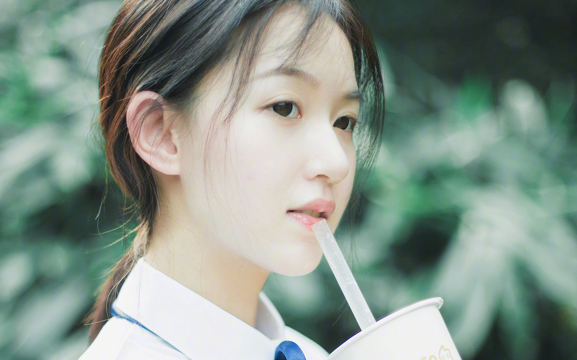 乐鱼官网-足球赛场团队配合更加默契，足球的团队配合