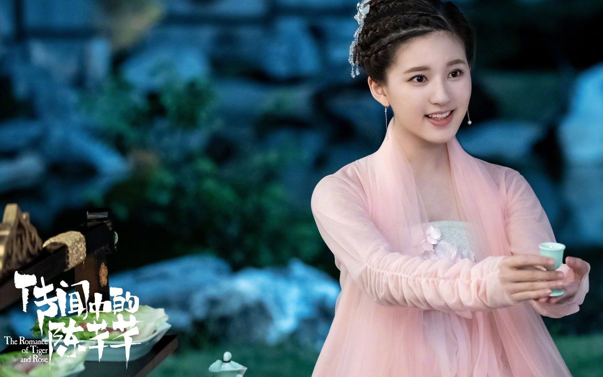 詹姆斯亲手为队友庆生氛围温馨感人,詹姆斯庆祝动作视频无水印